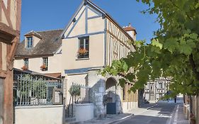 Hôtel Aux Vieux Remparts, The Originals Relais (Relais du Silence)